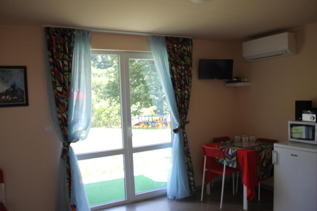 Daskalov Bungalows Chervena Lokva 외부 사진